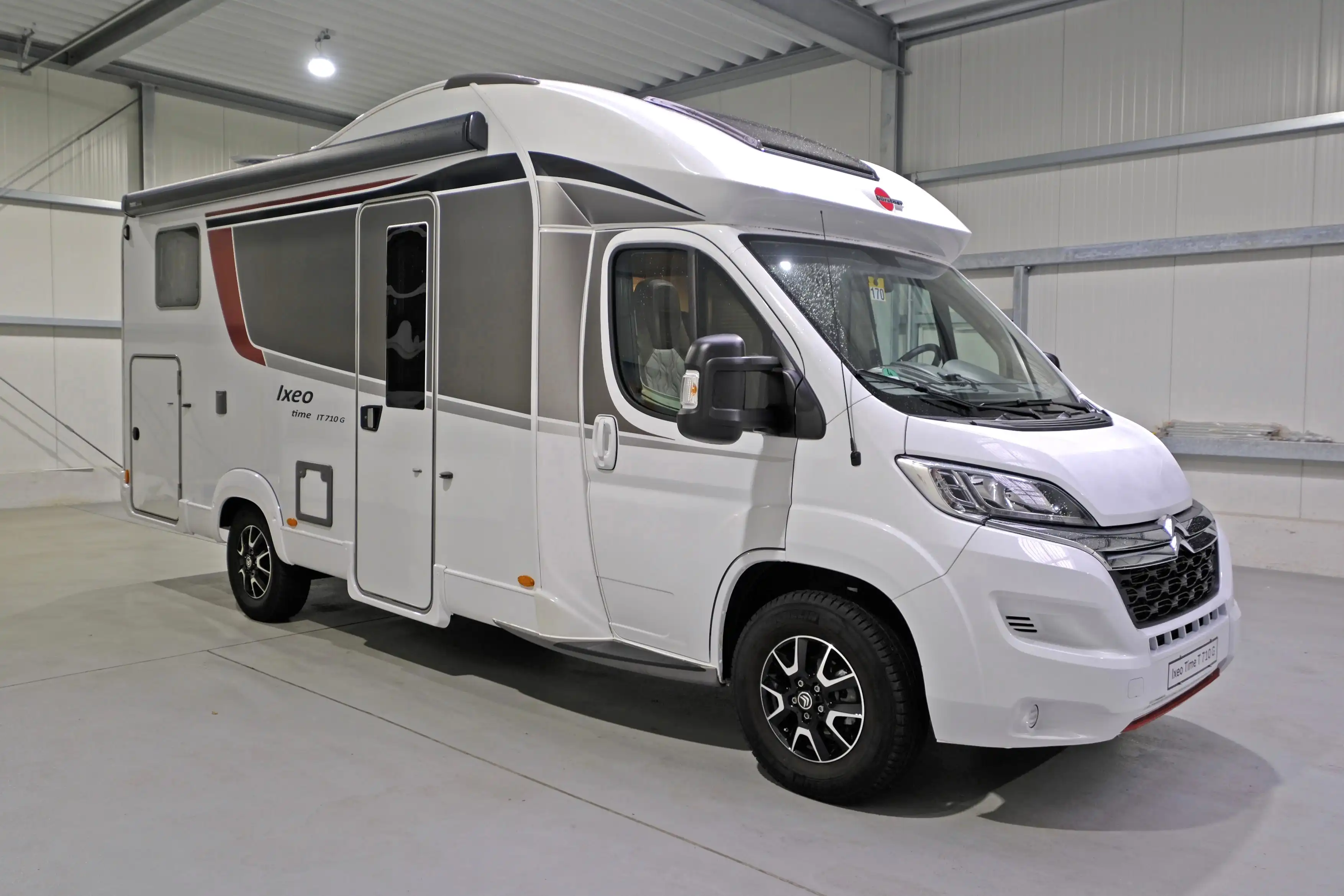 BUERSTNER Van TI 650 MEG Platinium Selection